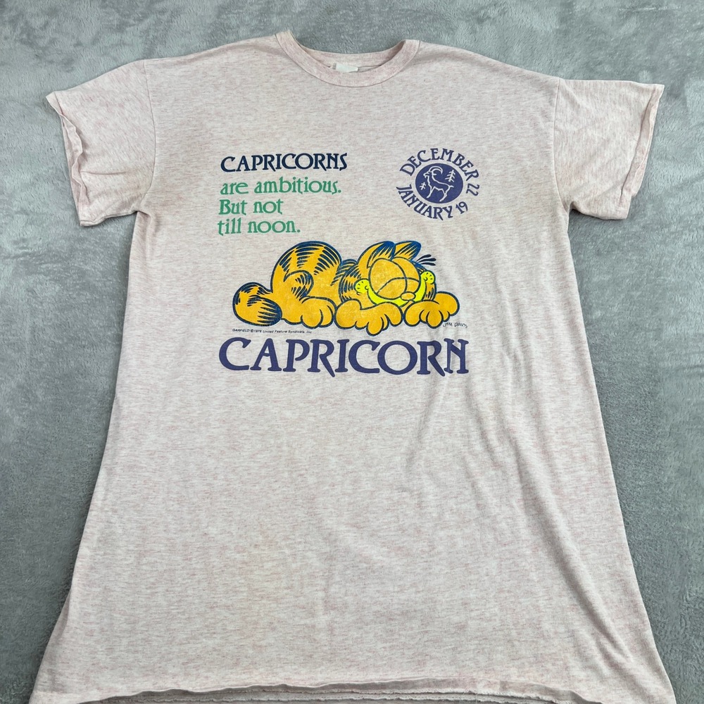 Garfield Capricorn 1978 Zodiac Sleep Shirt OS Pink Vintage Astrology Nightgown
